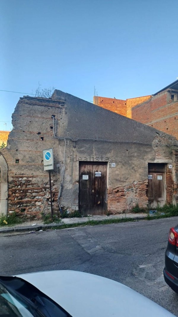 quadrivano in vendita a Barcellona Pozzo di Gotto in zona Centro Città