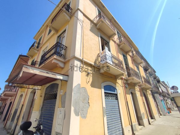 appartamento in vendita a Barcellona Pozzo di Gotto in zona Centro Città