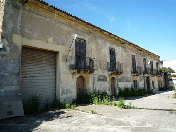 casa indipendente in vendita a Barcellona Pozzo di Gotto