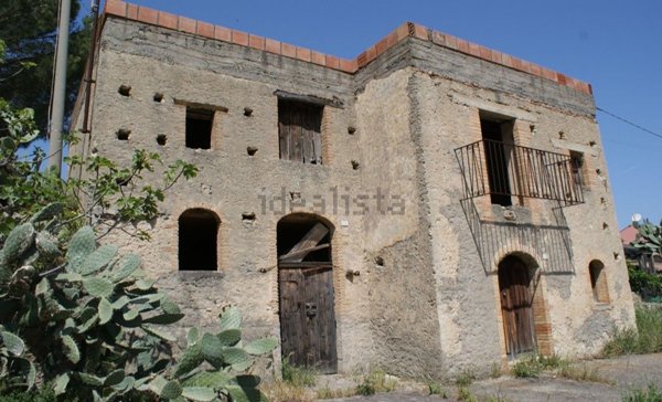 quadrivano in vendita a Barcellona Pozzo di Gotto