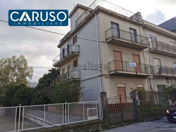 intera palazzina in vendita a Barcellona Pozzo di Gotto