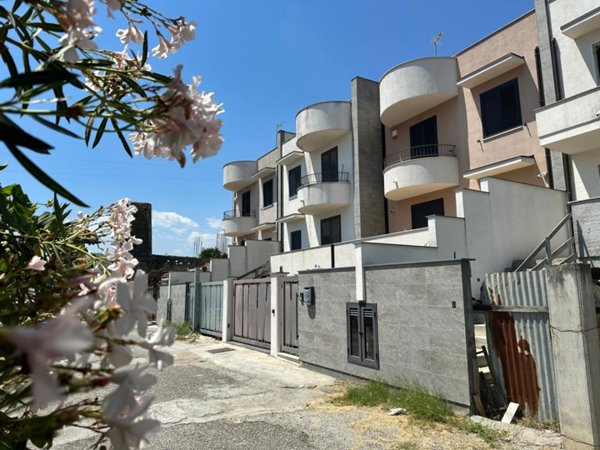 casa indipendente in vendita a Barcellona Pozzo di Gotto