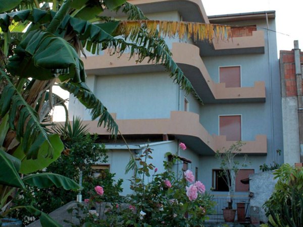 intera palazzina in vendita a Barcellona Pozzo di Gotto