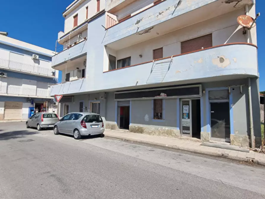 negozio in vendita a Barcellona Pozzo di Gotto in zona Calderà/Spine Sante