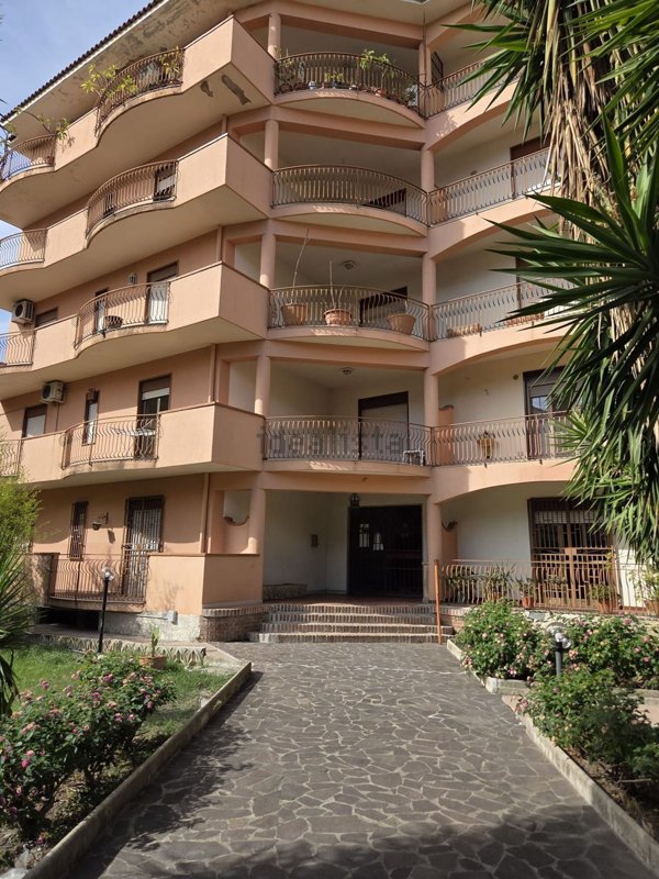 appartamento in vendita a Barcellona Pozzo di Gotto