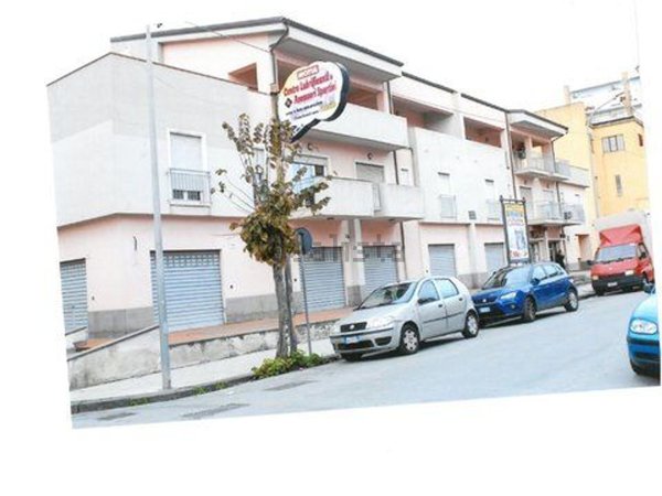 locale commerciale in vendita a Barcellona Pozzo di Gotto