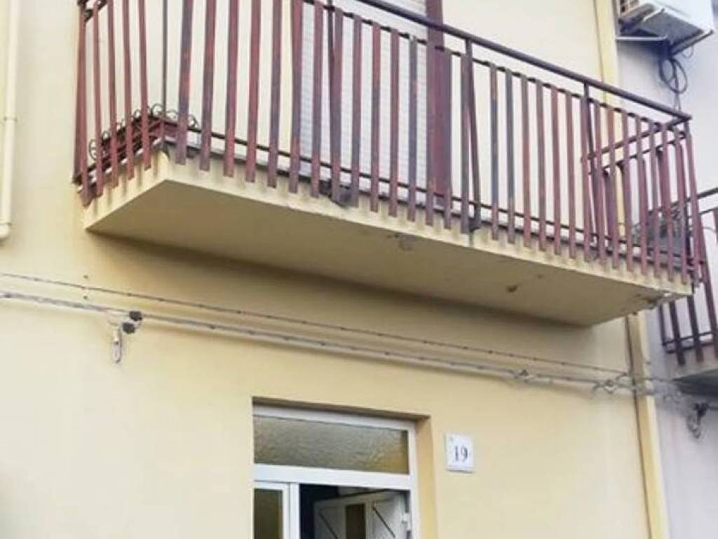 casa indipendente in vendita a Barcellona Pozzo di Gotto in zona Sant'Antonio