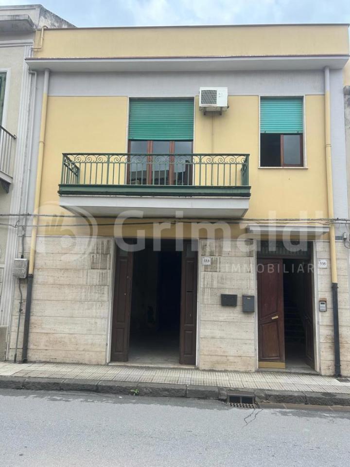 intera palazzina in vendita a Barcellona Pozzo di Gotto