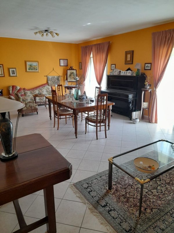 appartamento in vendita a Barcellona Pozzo di Gotto in zona Oreto