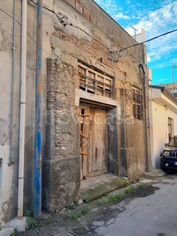 locale commerciale in vendita a Barcellona Pozzo di Gotto