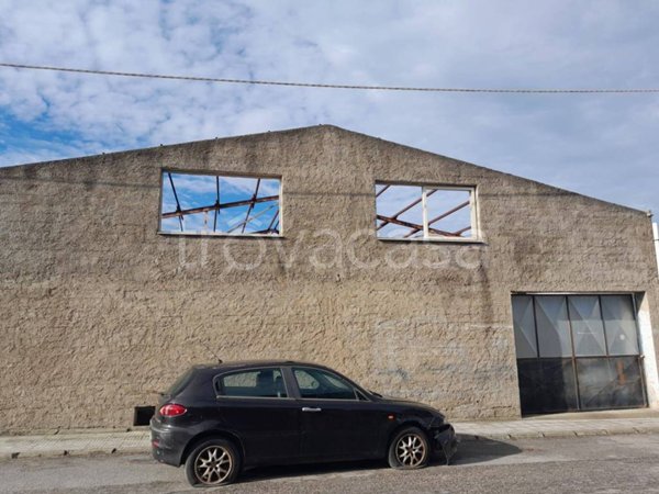 locale commerciale in vendita a Barcellona Pozzo di Gotto