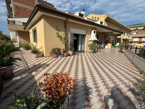 casa indipendente in vendita a Barcellona Pozzo di Gotto