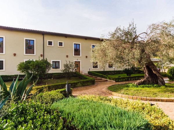 casa indipendente in vendita a Barcellona Pozzo di Gotto