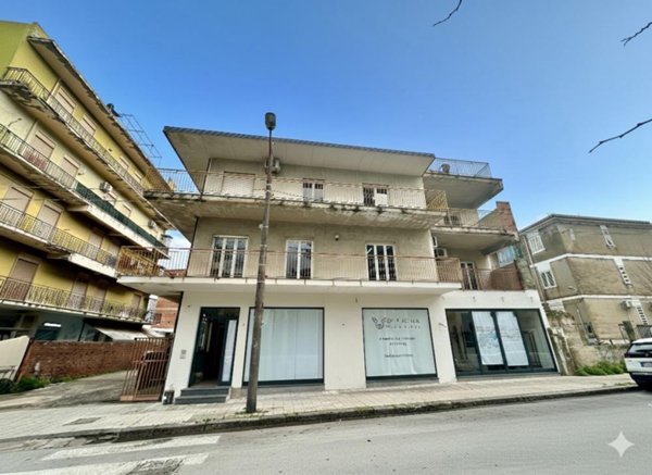 ufficio in vendita a Barcellona Pozzo di Gotto in zona Centro Città