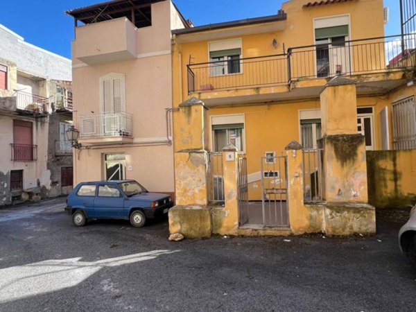 casa indipendente in vendita a Barcellona Pozzo di Gotto