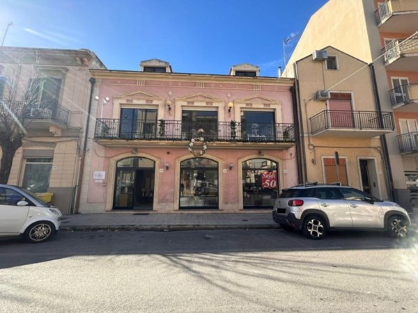 negozio in vendita a Barcellona Pozzo di Gotto in zona Centro Città