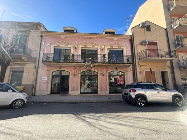 negozio in vendita a Barcellona Pozzo di Gotto in zona Centro Città