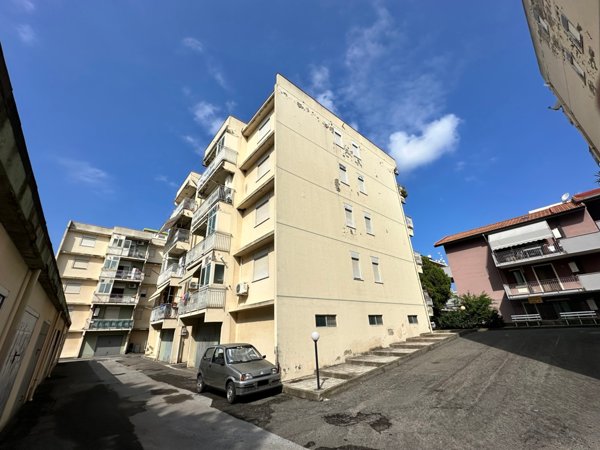 appartamento in vendita a Barcellona Pozzo di Gotto in zona Oreto