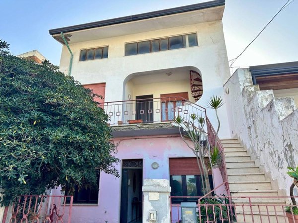 casa indipendente in vendita a Barcellona Pozzo di Gotto