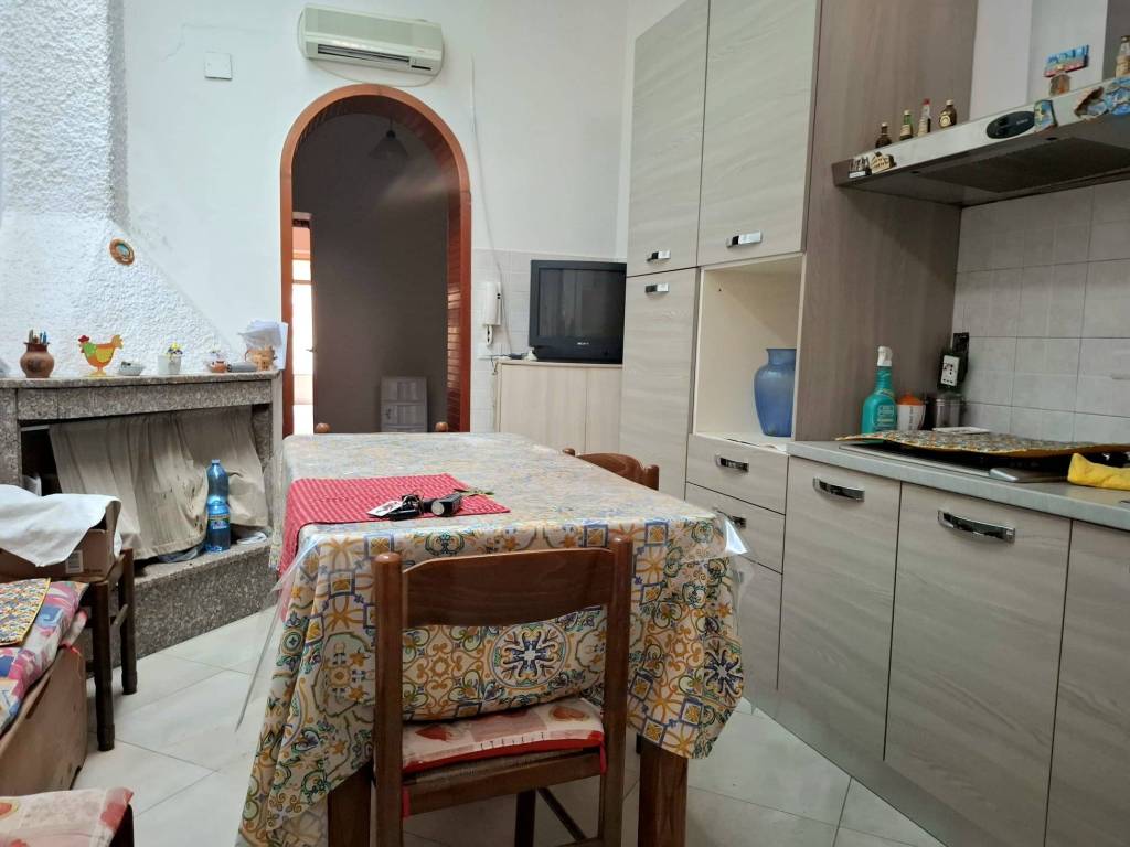 casa indipendente in vendita a Barcellona Pozzo di Gotto in zona Centro Città