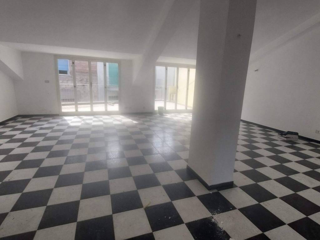 intera palazzina in vendita a Barcellona Pozzo di Gotto