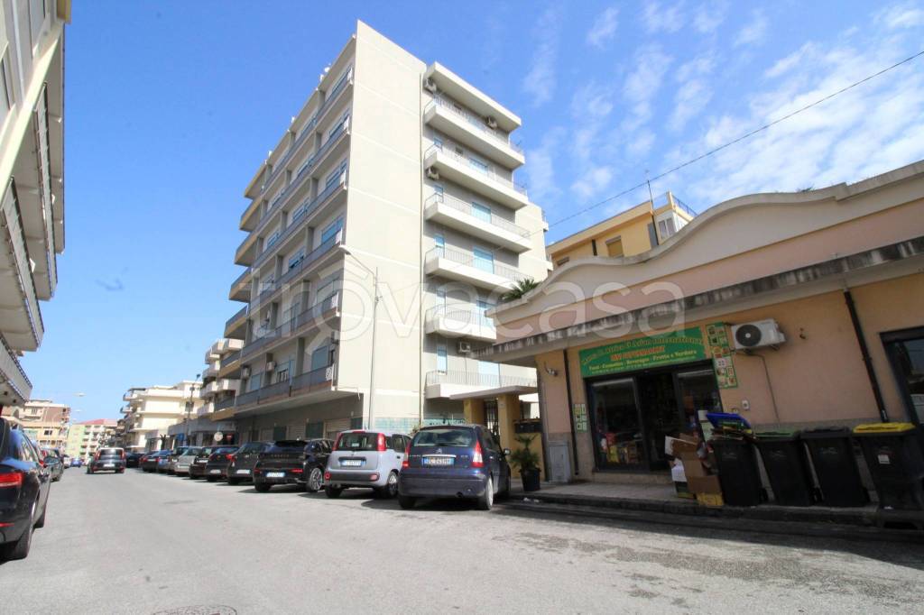 appartamento in vendita a Barcellona Pozzo di Gotto in zona Centro Città