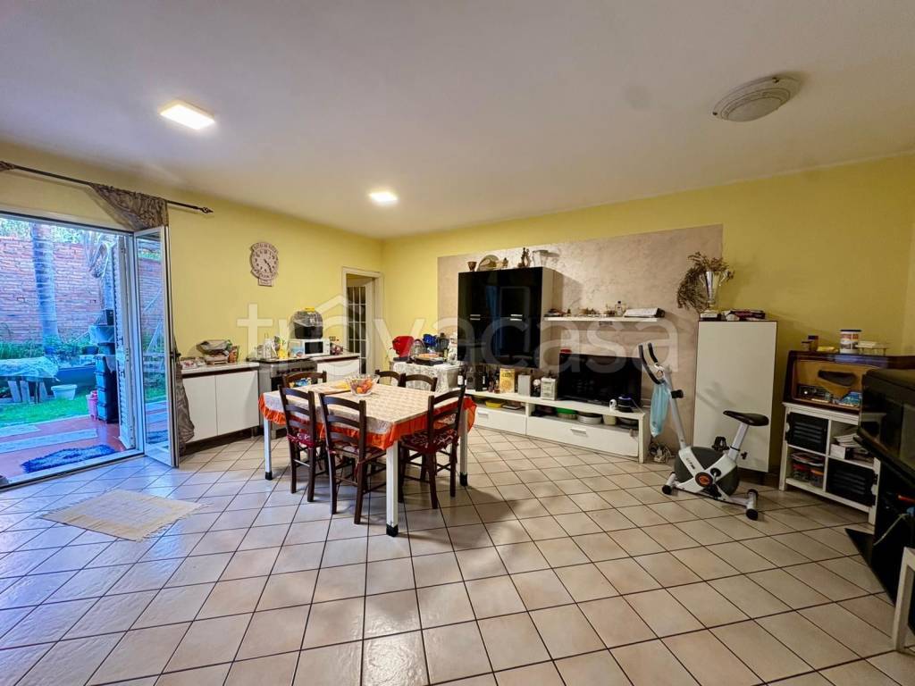 appartamento in vendita a Barcellona Pozzo di Gotto