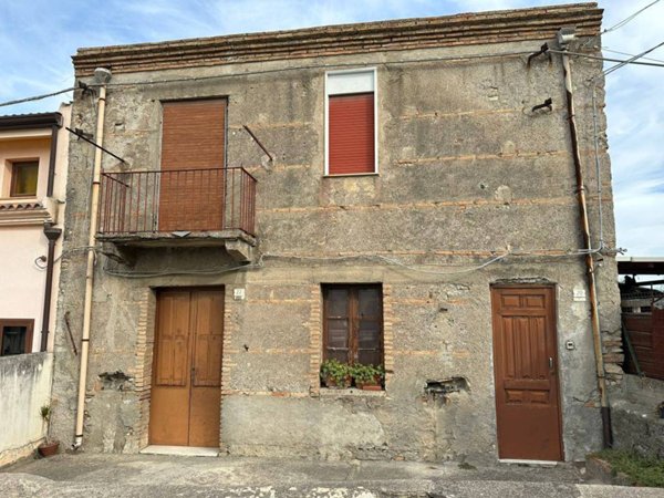 casa indipendente in vendita a Barcellona Pozzo di Gotto