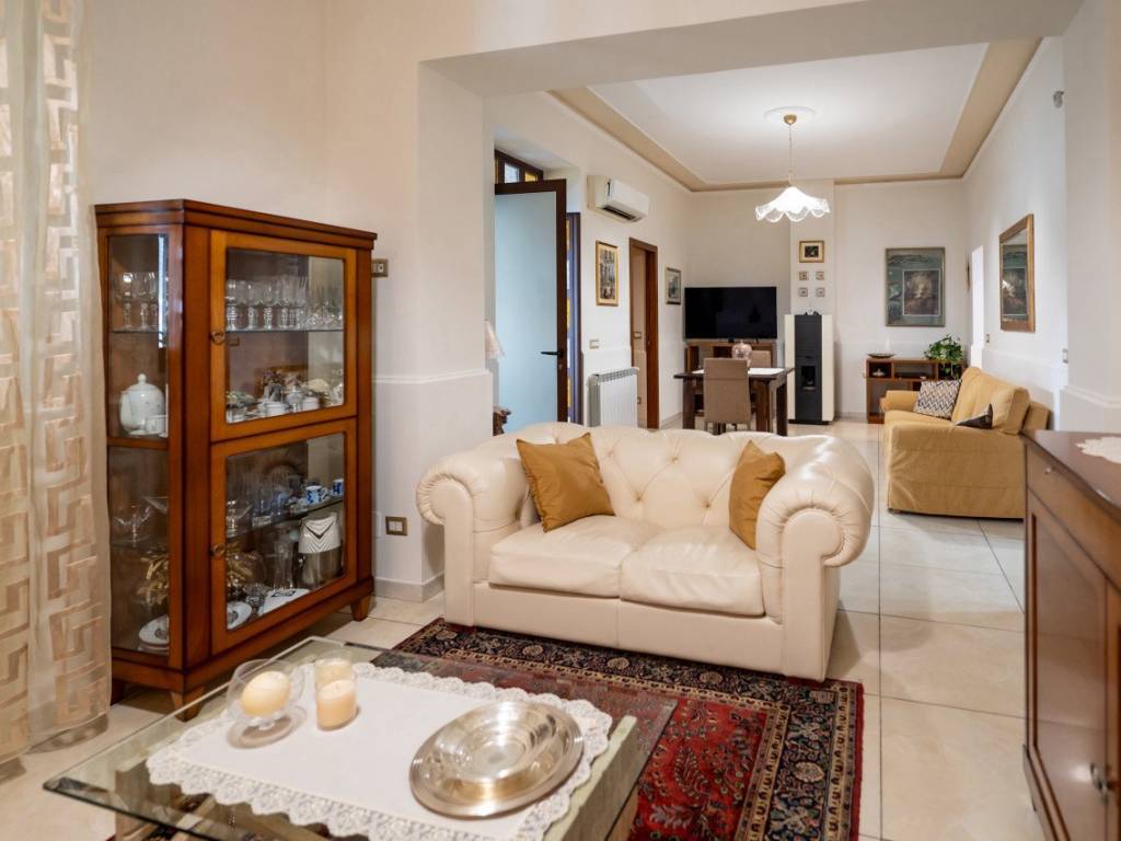 appartamento in vendita a Barcellona Pozzo di Gotto in zona Calderà/Spine Sante