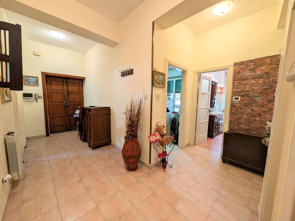 appartamento in vendita a Barcellona Pozzo di Gotto in zona Centro Città