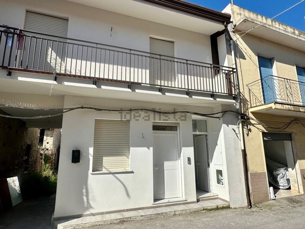 casa indipendente in vendita a Barcellona Pozzo di Gotto in zona Acquacalda