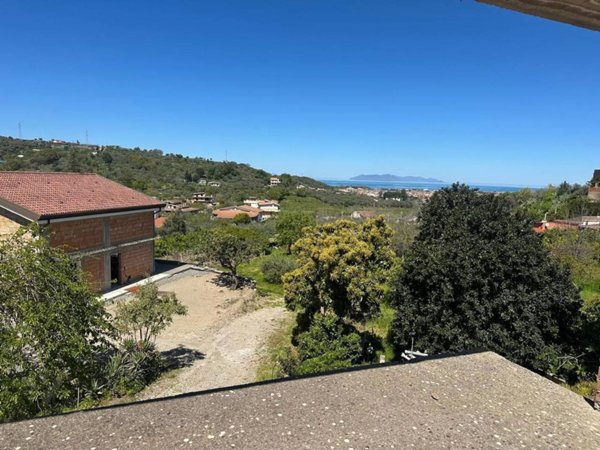 casa indipendente in vendita a Barcellona Pozzo di Gotto in zona Centineo