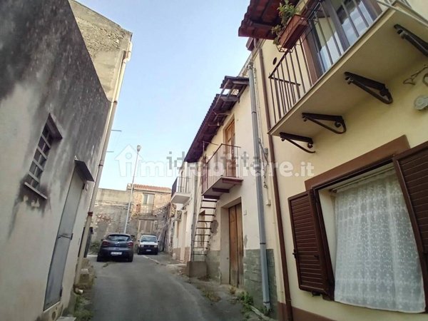 casa indipendente in vendita a Barcellona Pozzo di Gotto in zona Centro Città