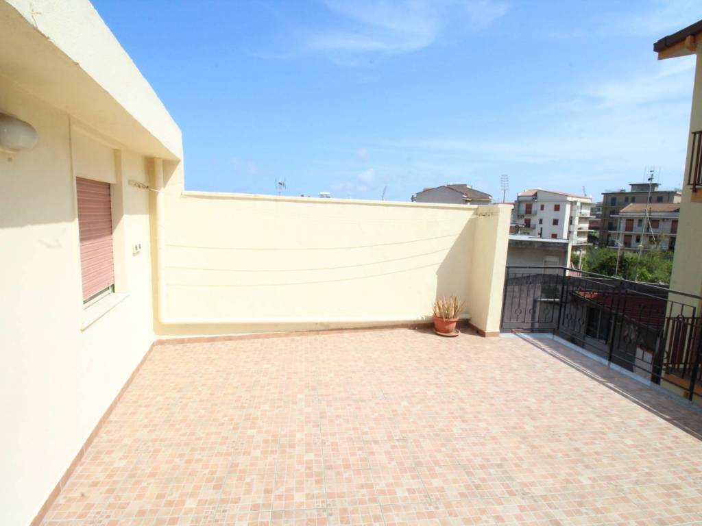 appartamento in vendita a Barcellona Pozzo di Gotto in zona Centro Città