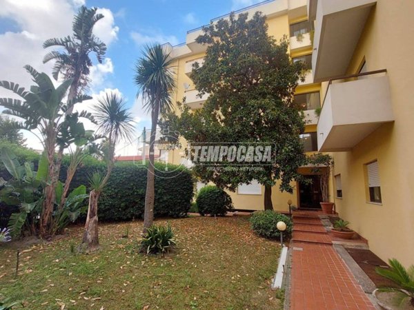 appartamento in vendita a Barcellona Pozzo di Gotto in zona Centro Città