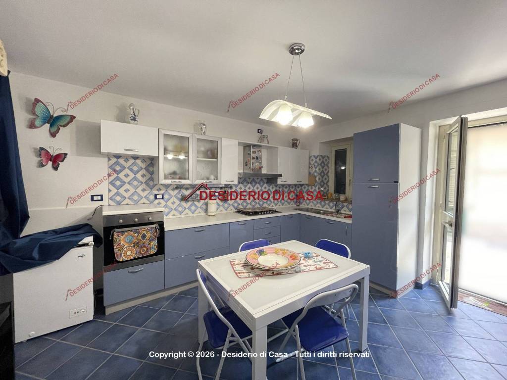 casa indipendente in vendita a Barcellona Pozzo di Gotto