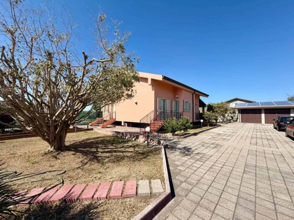 casa indipendente in vendita a Barcellona Pozzo di Gotto
