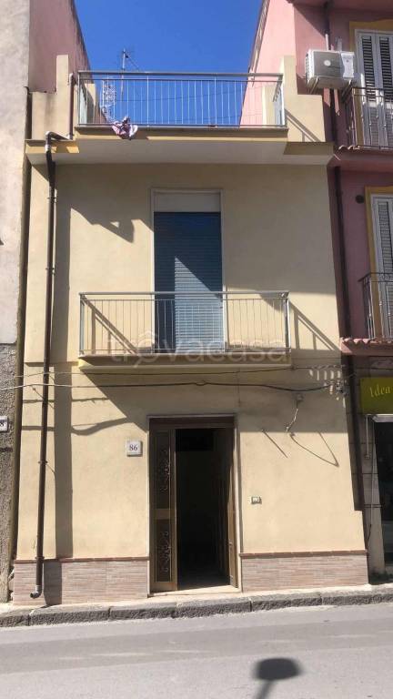 casa indipendente in vendita a Barcellona Pozzo di Gotto in zona Centro Città