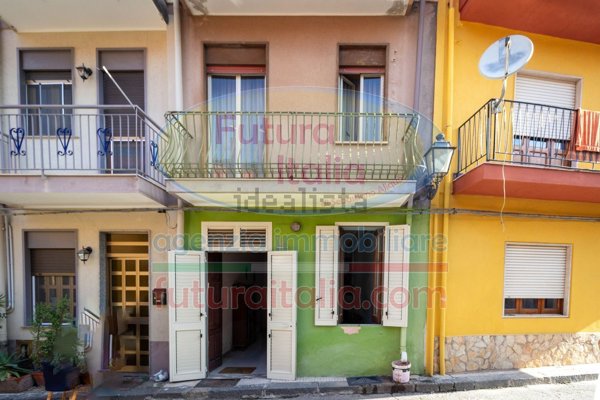 casa indipendente in vendita a Barcellona Pozzo di Gotto