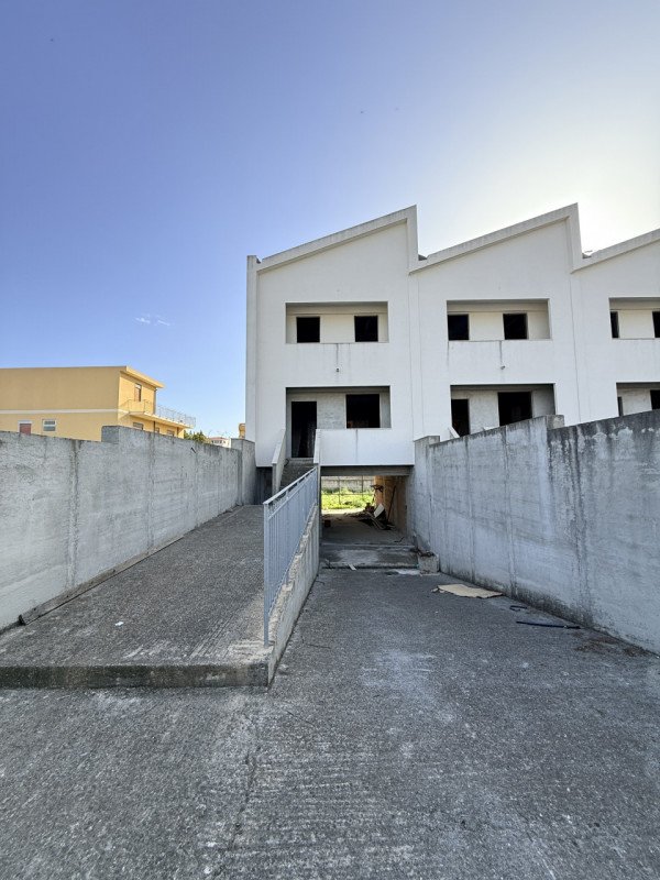 casa indipendente in vendita a Barcellona Pozzo di Gotto in zona Oreto