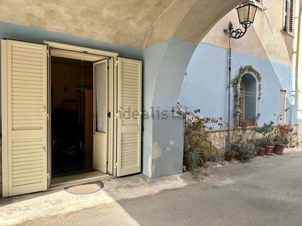 casa indipendente in vendita a Barcellona Pozzo di Gotto