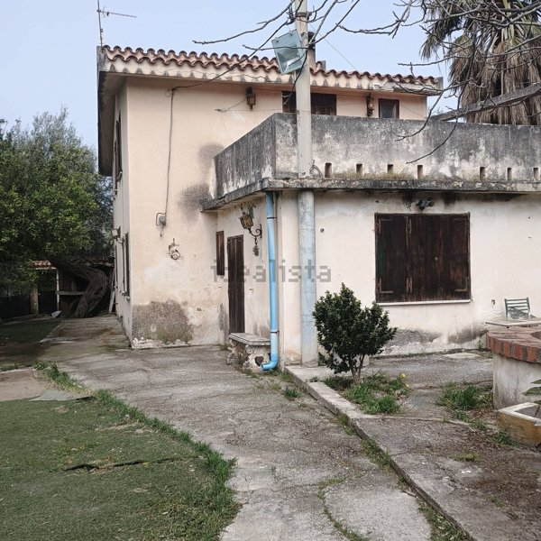 casa indipendente in vendita a Barcellona Pozzo di Gotto
