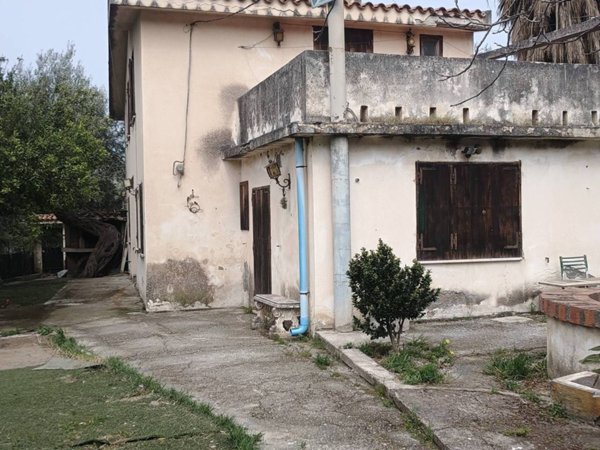 casa indipendente in vendita a Barcellona Pozzo di Gotto
