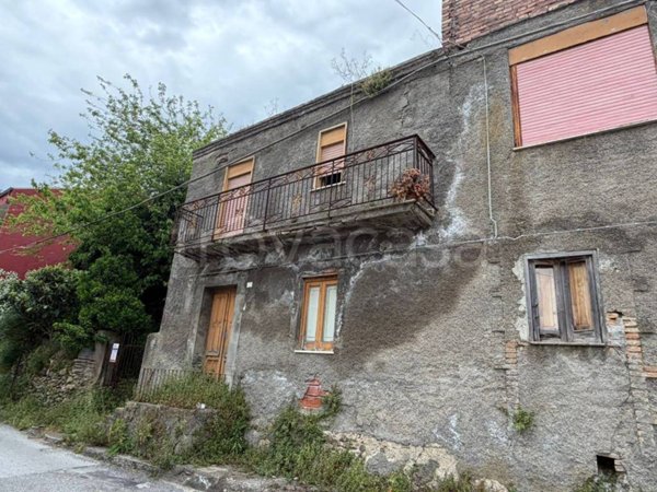 casa indipendente in vendita a Barcellona Pozzo di Gotto