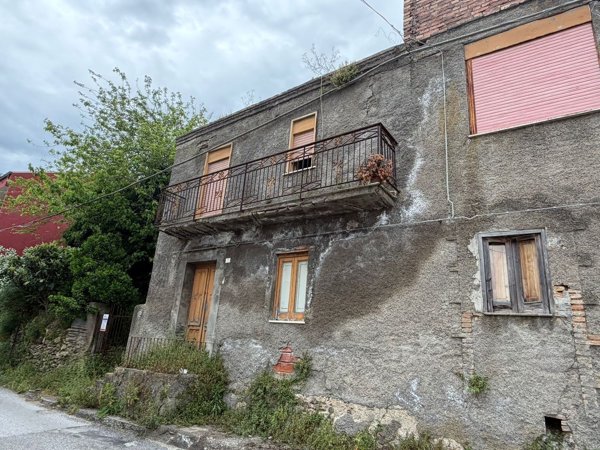 casa indipendente in vendita a Barcellona Pozzo di Gotto