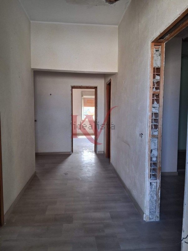 appartamento in vendita a Barcellona Pozzo di Gotto in zona Centro Città
