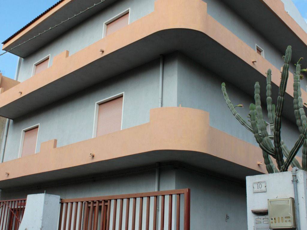 intera palazzina in vendita a Barcellona Pozzo di Gotto
