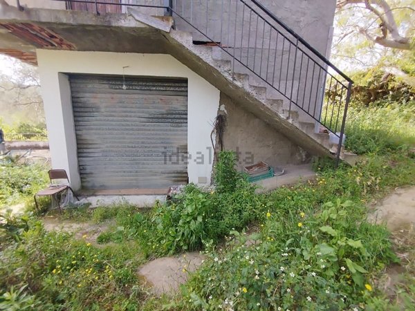 locale di sgombero in vendita a Barcellona Pozzo di Gotto in zona Oreto