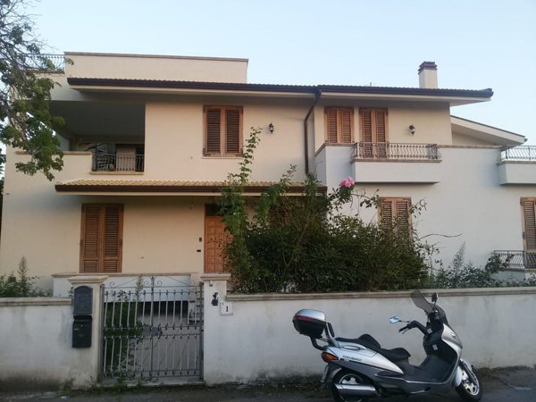 casa indipendente in vendita a Barcellona Pozzo di Gotto
