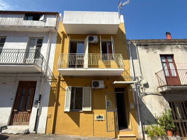 casa indipendente in vendita a Barcellona Pozzo di Gotto